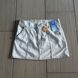 NWT Levis Skirt